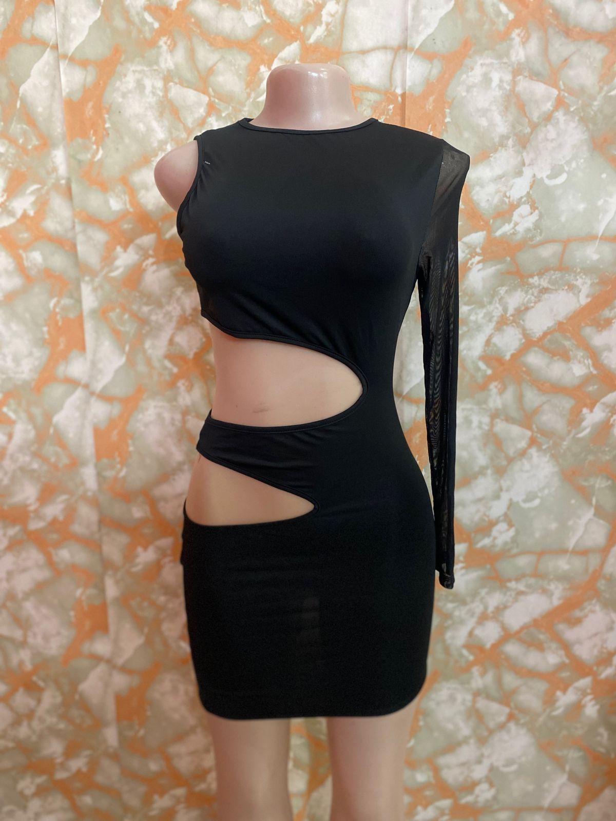 Vestido de un solo hombro