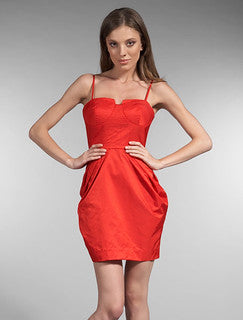 Vestido rojo corto elegante